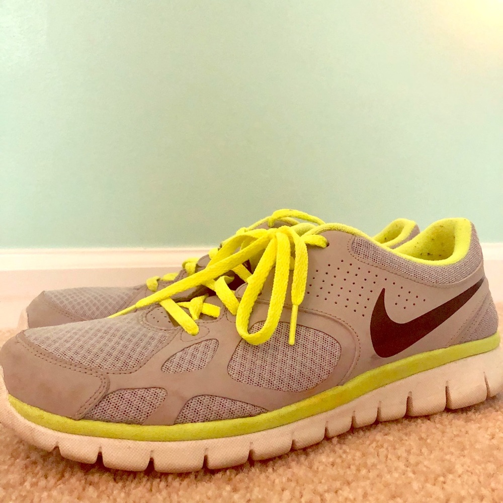Nike Fitsole tennis shoes. Men’s.